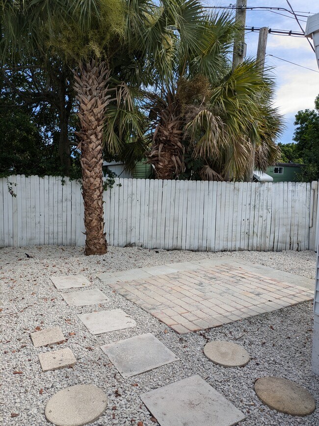 Building Photo - 2934 Plumosa Ln