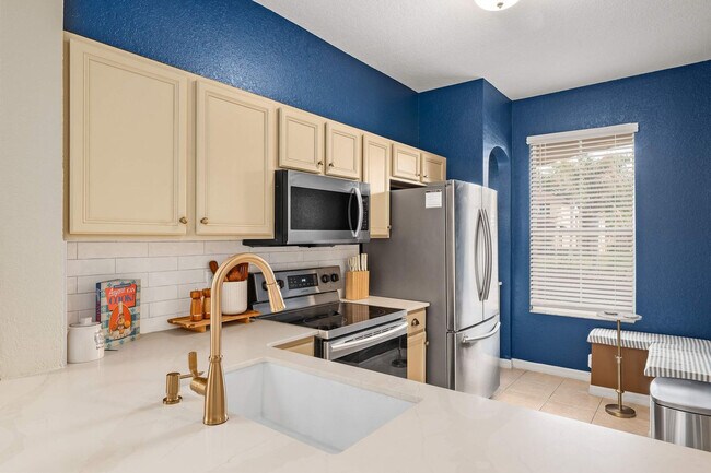Building Photo - 202 Napoli Dr