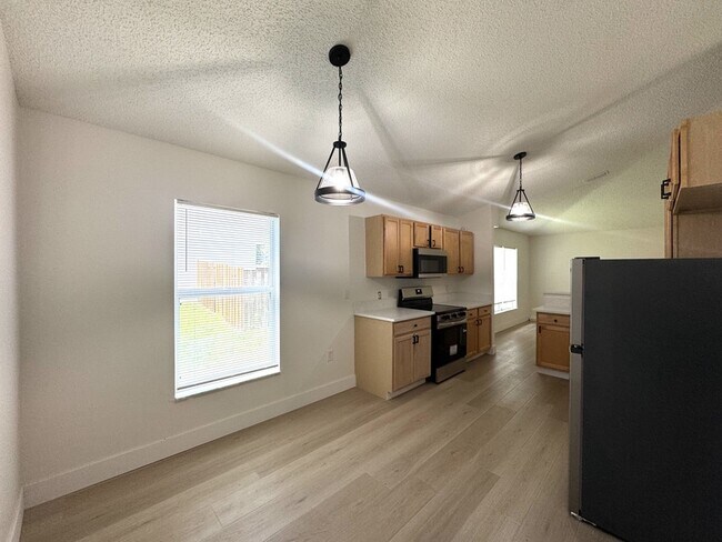 Building Photo - 964 Vanderbilt Dr