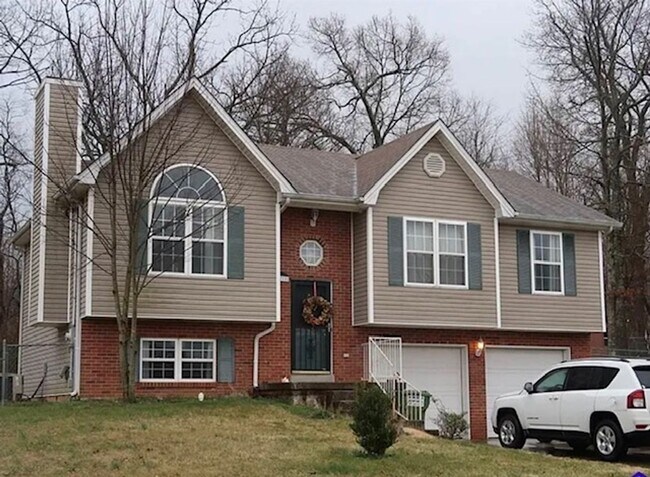 Primary Photo - 210 Scarlet Ave