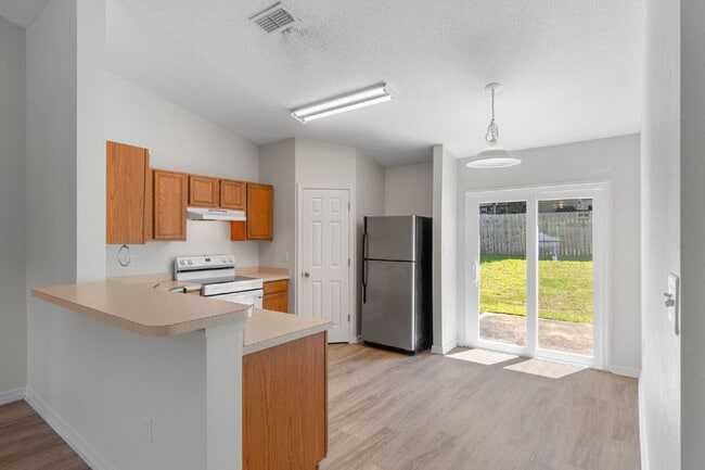 Building Photo - 147 Cabana Way