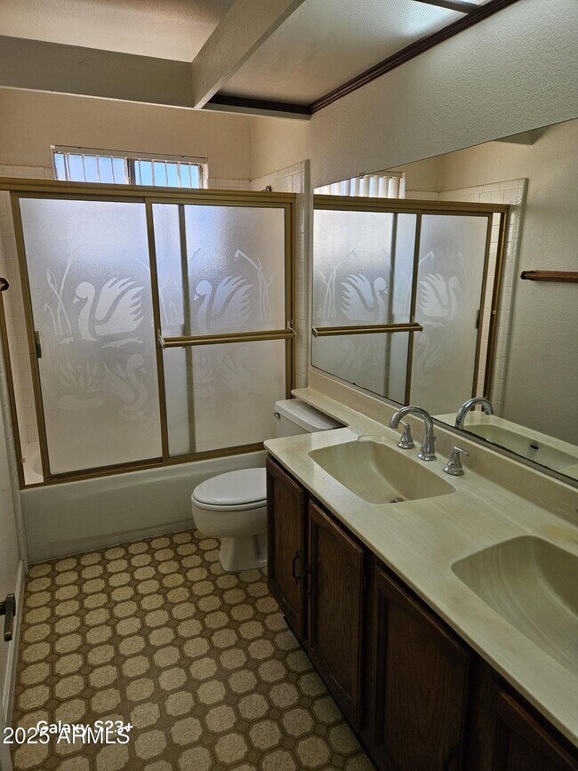 Building Photo - 2344 W Lobo Ave