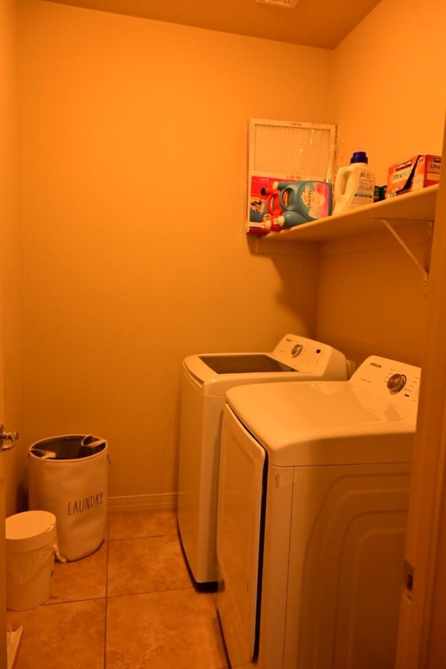 Building Photo - 2943 S Pardo Calle