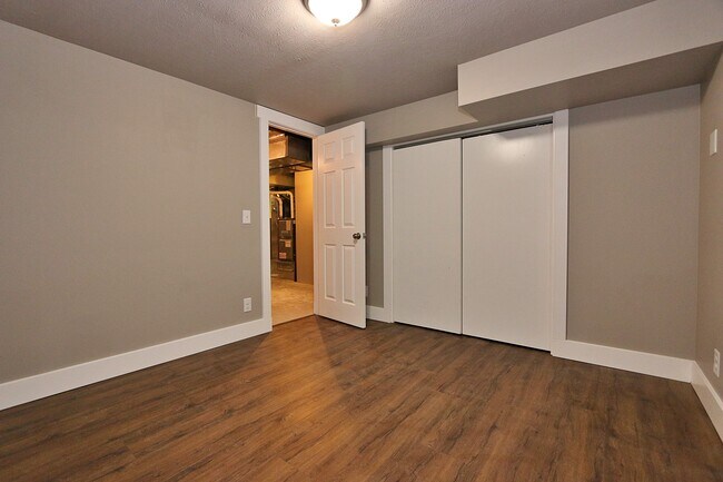Building Photo - 1025 N 50th Ave