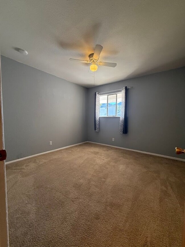 Building Photo - Well Maintained 3bd/2ba Home With Large Bonus Room