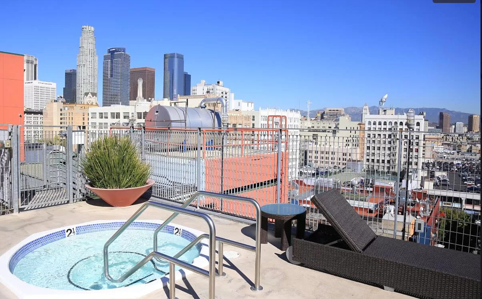 Building Photo - 746 S Los Angeles St