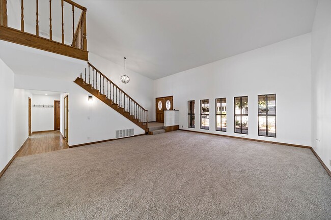 Building Photo - Ocean View Home