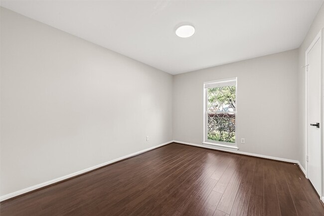 Building Photo - 6207 Claridge Dr