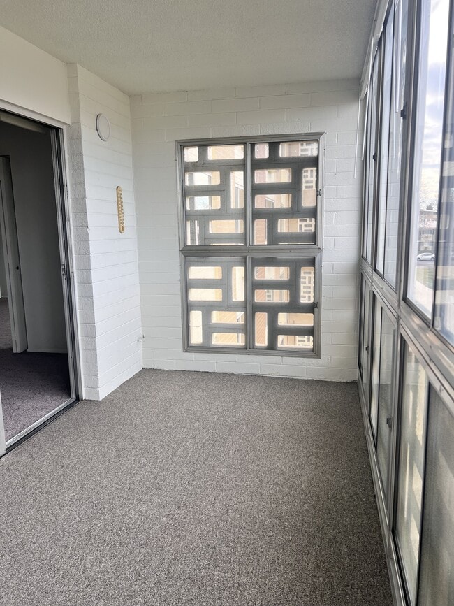 Building Photo - 9655 Center Ave