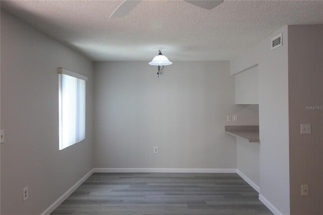 Building Photo - 2628 Hidden Lake Dr N