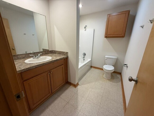 Building Photo - 2220 N Malcolm St