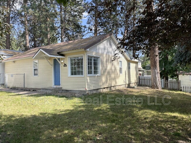 Building Photo - 9714 E 6th Ave