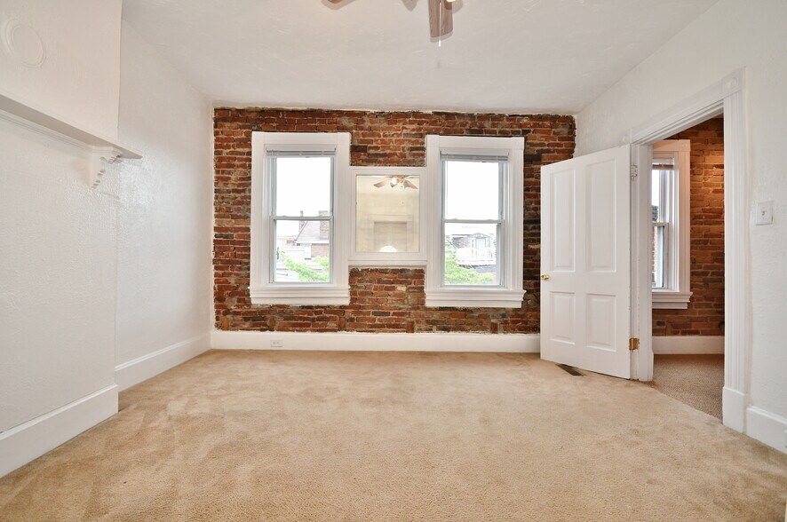 Building Photo - 121 S 16th St