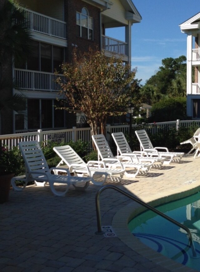 Building Photo - 4241 Hibiscus Dr