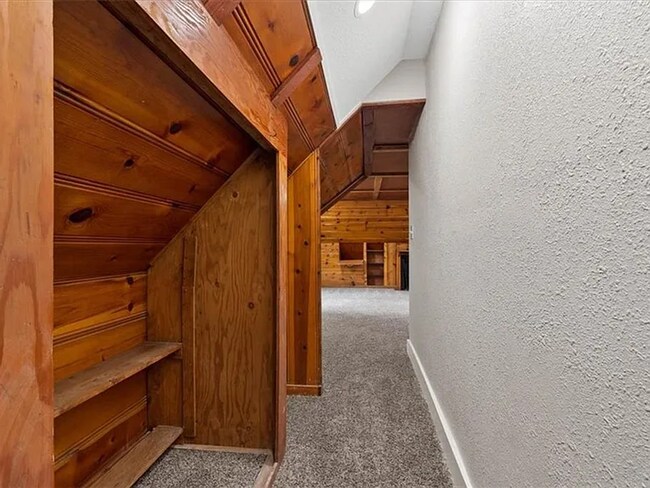 Building Photo - Stunning and Spacious 5BR 2BA Home in Kansas City