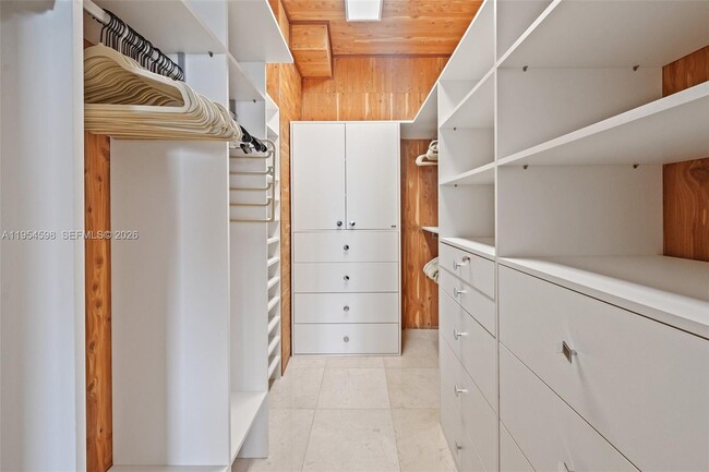 Building Photo - 201 Crandon Blvd