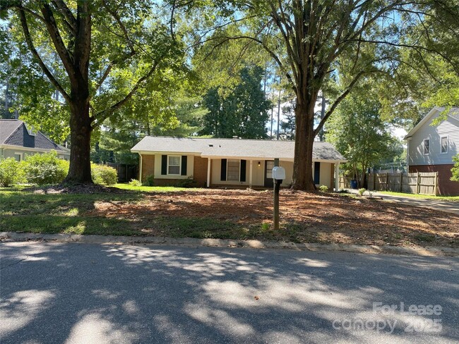 Building Photo - 7104 Lake Dr