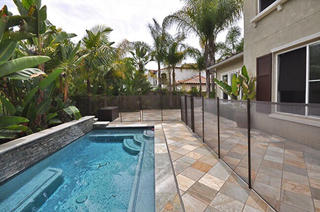 Building Photo - Simply Gorgeous 4+ BR Home with many Amenities!!!