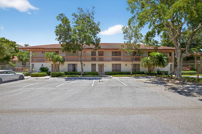 Primary Photo - 409 Brackenwood Ln S