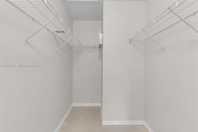 Building Photo - 1241 SE 29th St