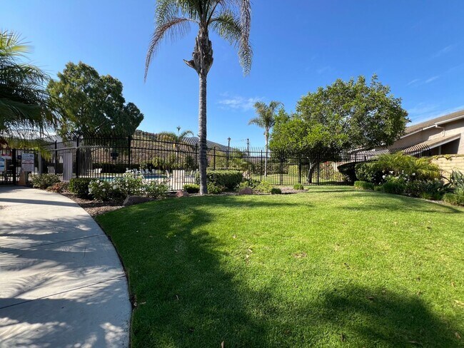 Building Photo - Great home in wonderful neighborhood - Cam...