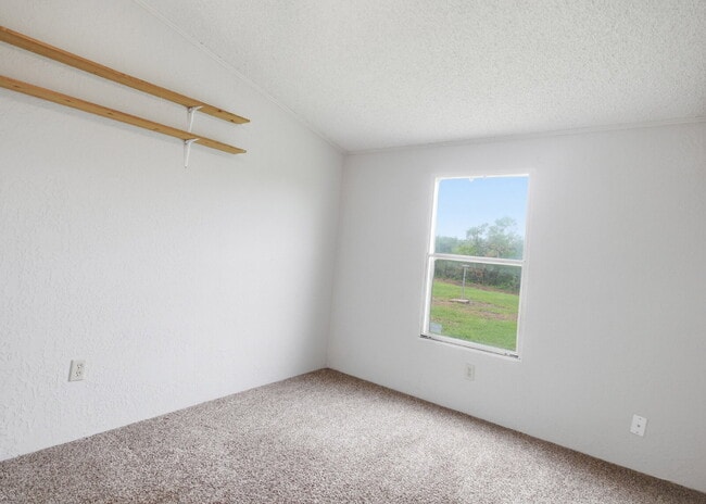 Building Photo - 3 Bedroom Manufactured Home on Nearly 2 Acres with Large Shop