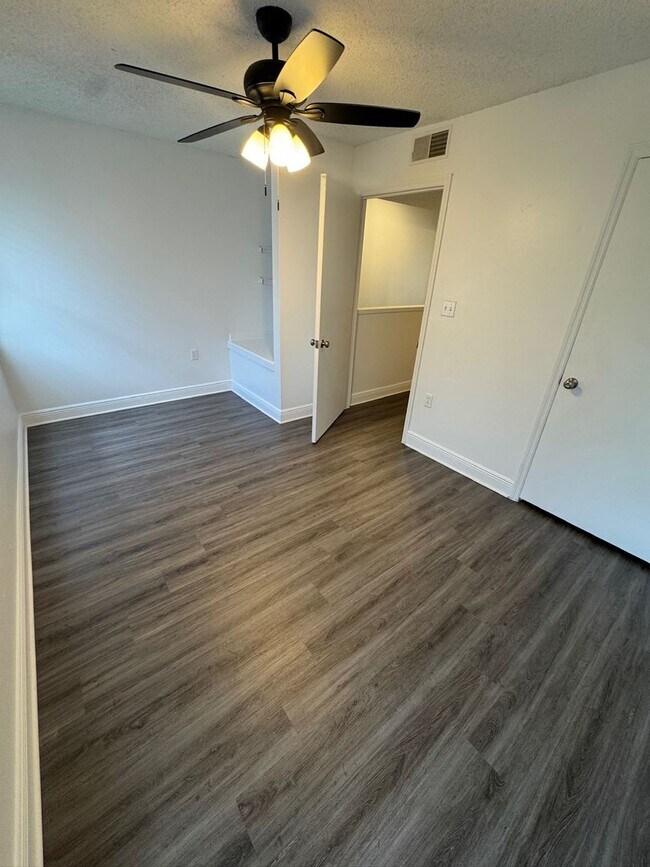 Building Photo - 1197 Bentley Rd