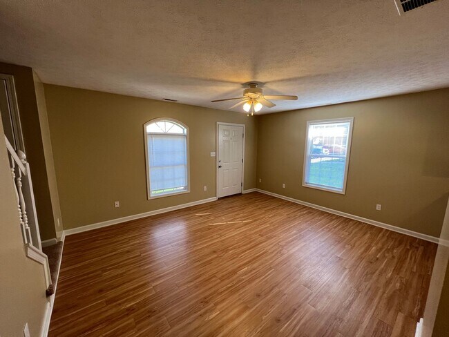 Building Photo - 3489 S Oaklawn Cir