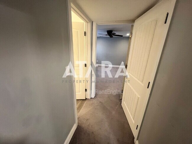 Building Photo - 258 Kestrel Dr