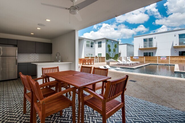 Building Photo - Look and Lease ?Come live with us at Trousdale in Apt 250! Luxury one-bedroom for $1299 (13 lease...