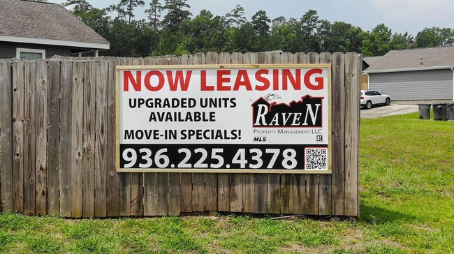 Building Photo - Room For Rent