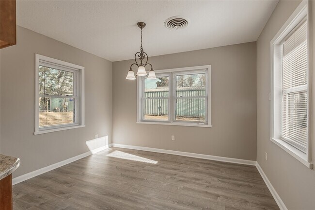 Building Photo - 2201 Badger Ln