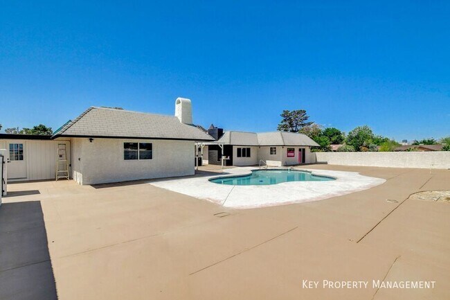 Building Photo - 3962 Euclid St