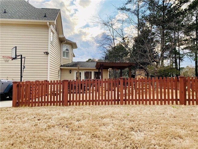 Building Photo - 1602 Chadwick Ridge Dr NW