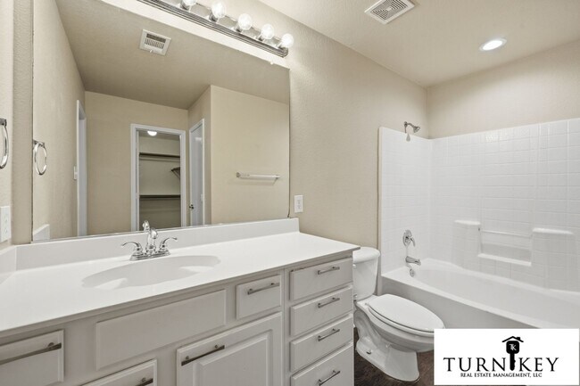 Building Photo - 557 Winbridge Ln