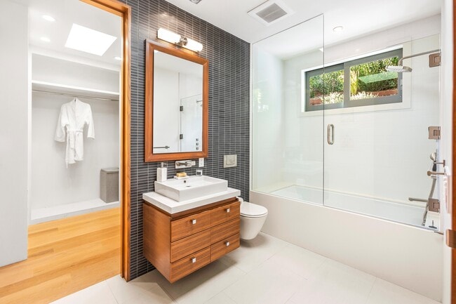 Building Photo - 1439 Devlin Dr