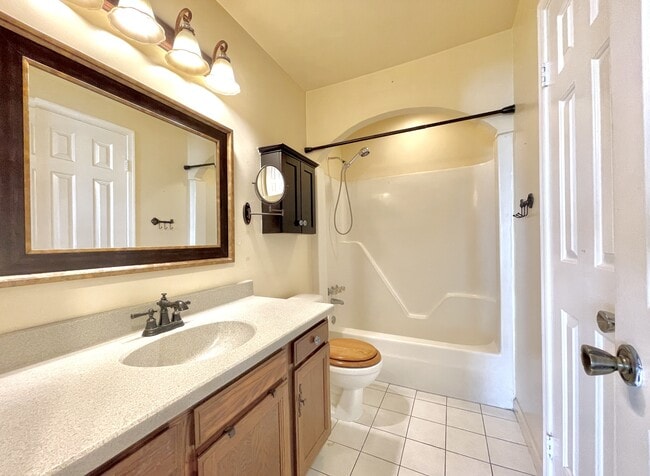 Building Photo - 1014 Scarlet Oak Ct S