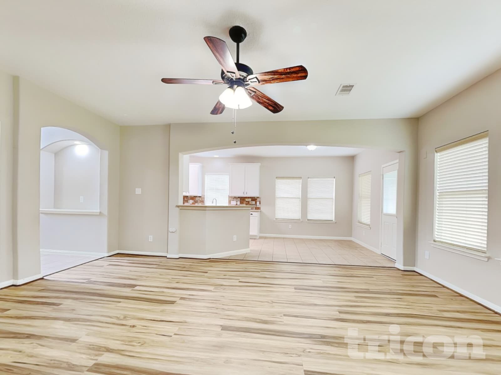 Building Photo - 8523 W Highlands Crossing