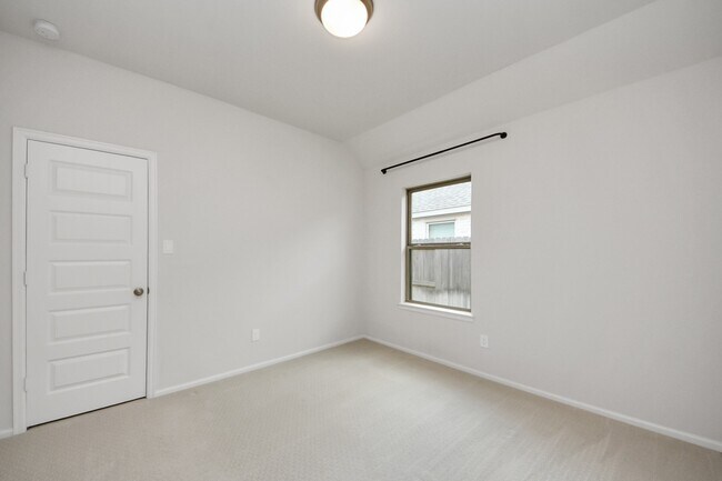 Building Photo - 25931 Dawning Torch Trce