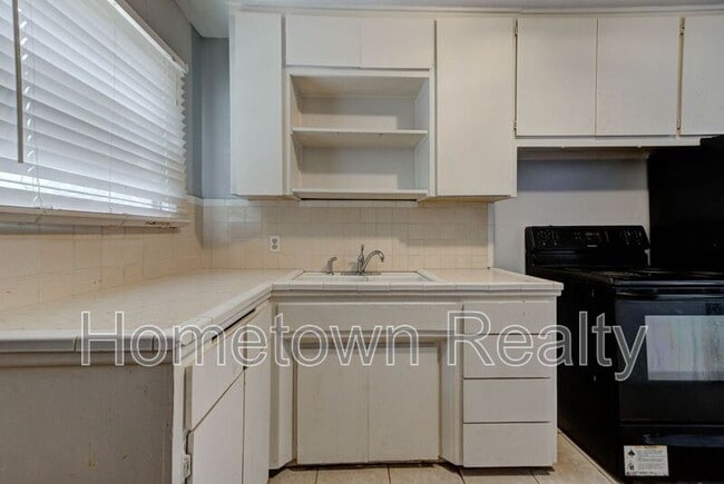 Building Photo - 430 Babb Dr
