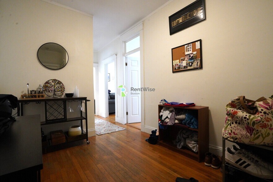Building Photo - 42 Strathmore Rd