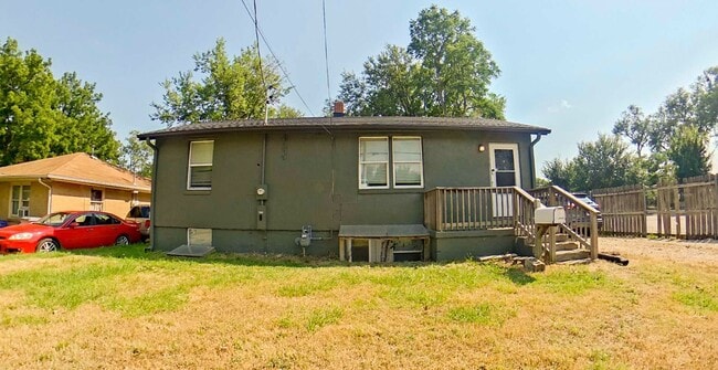 Building Photo - Newly Updated! + Stainless Steal Appliance...