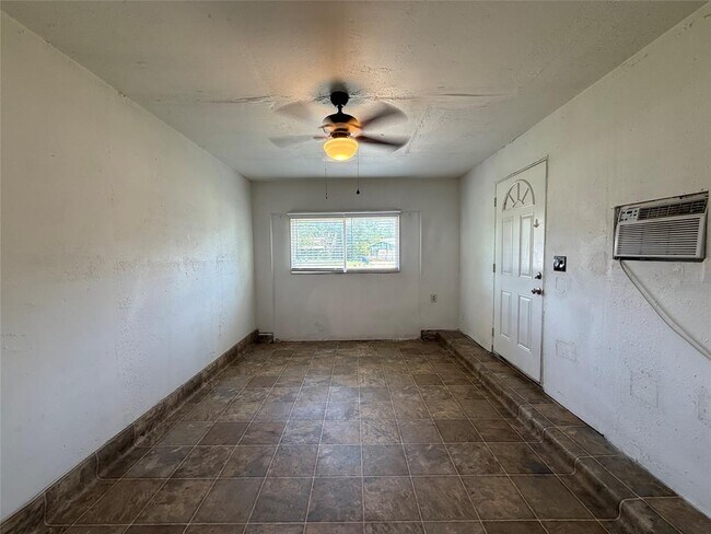 Building Photo - 6204 Dove Springs Cir