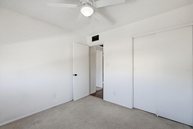 Building Photo - 1017 E Redfield Rd