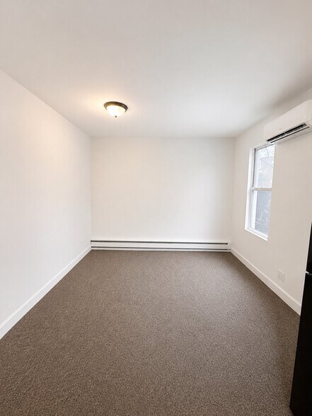 Building Photo - 837 Jennings St