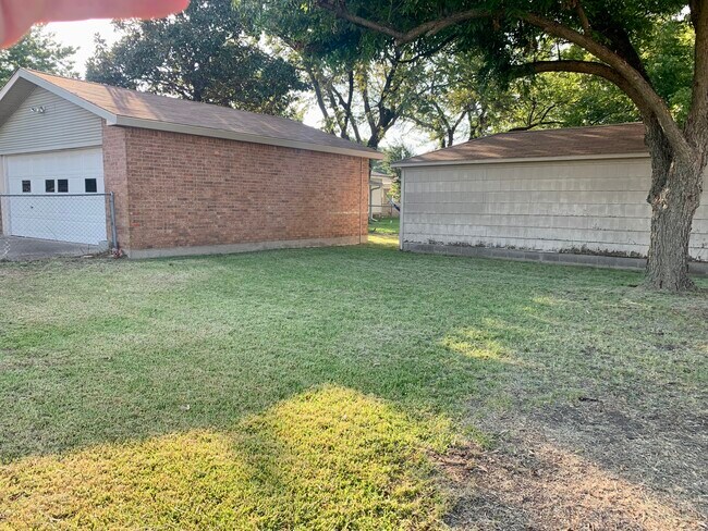 Building Photo - 226 Tolbert Ave