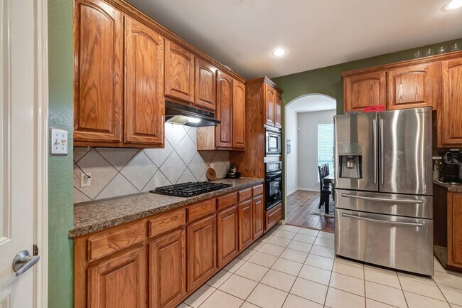 Building Photo - 5932 Desperado Dr