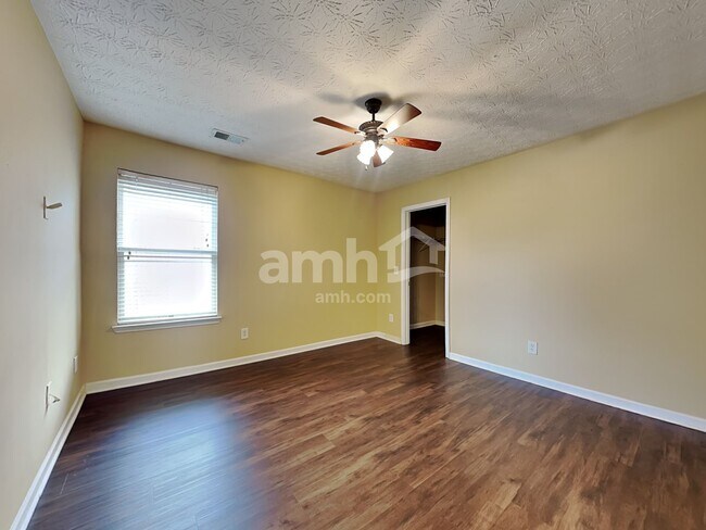 Building Photo - 889 Bramble Way