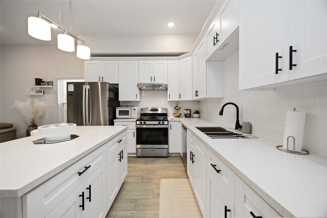 Building Photo - 5111 Firnat St