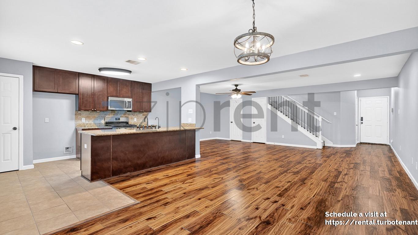 Building Photo - 15818 Whiteglade Ln